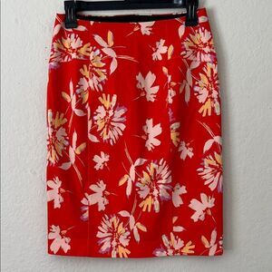 Like New! Lyssé Floral Red Women's Pencil Skirt in Size S